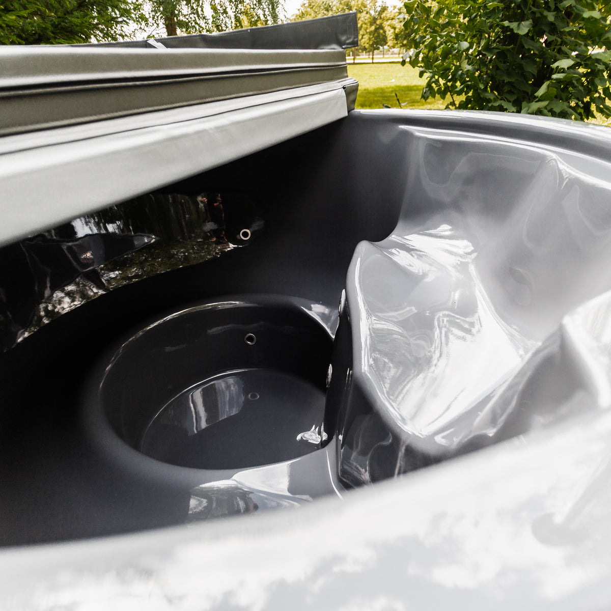 Fiberglass Round Hot Tub