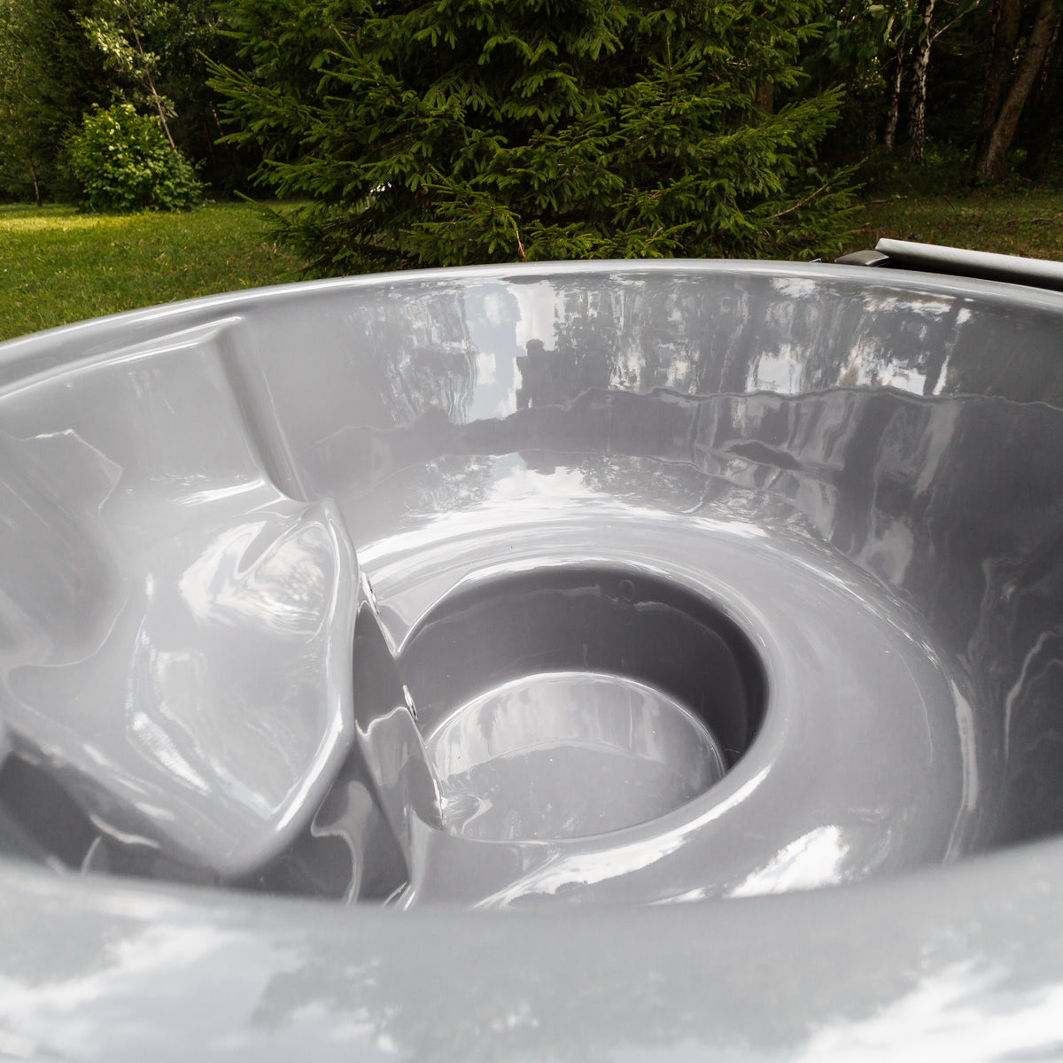 Fiberglass Round Hot Tub