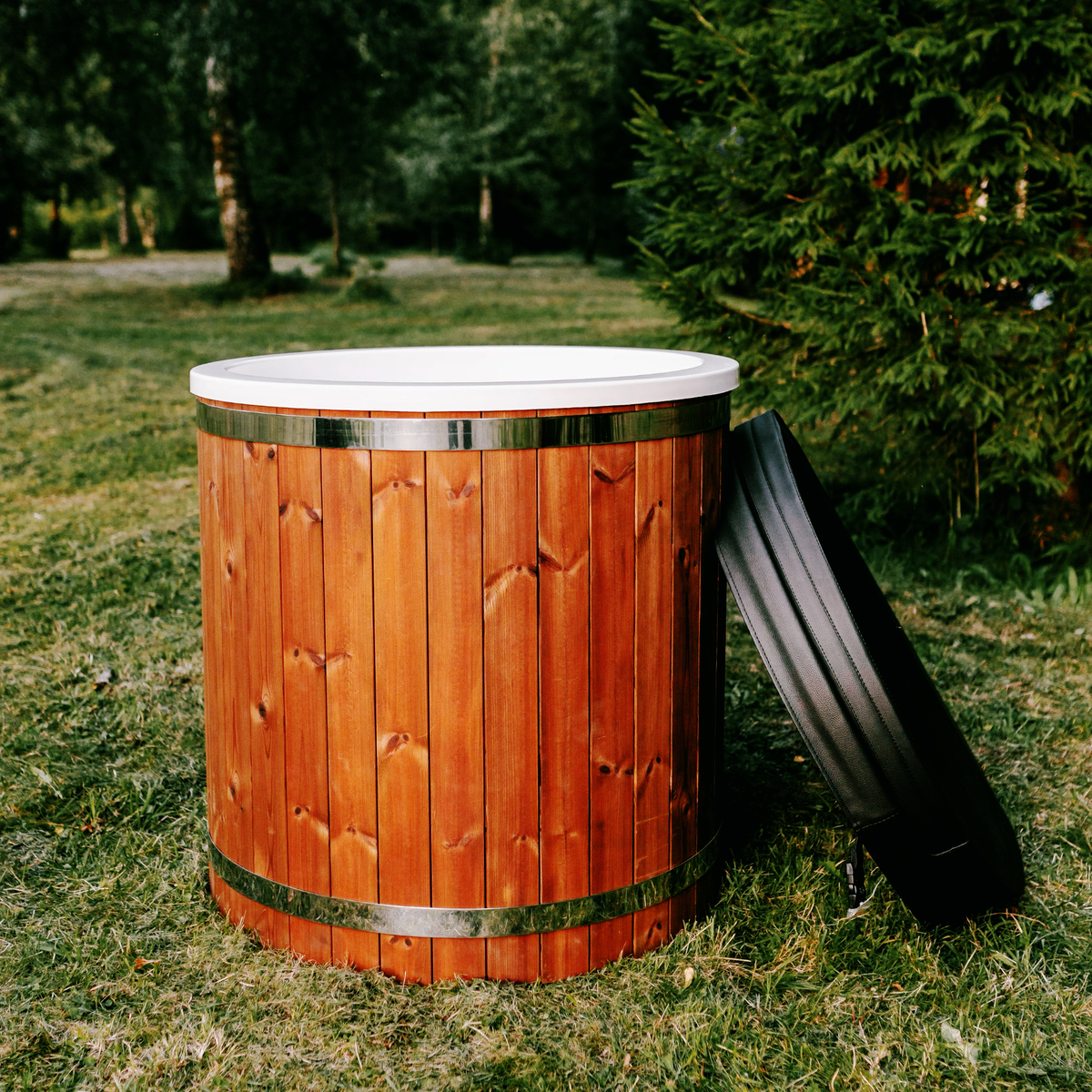 Fiberglass Single-Person Cold Water Tub